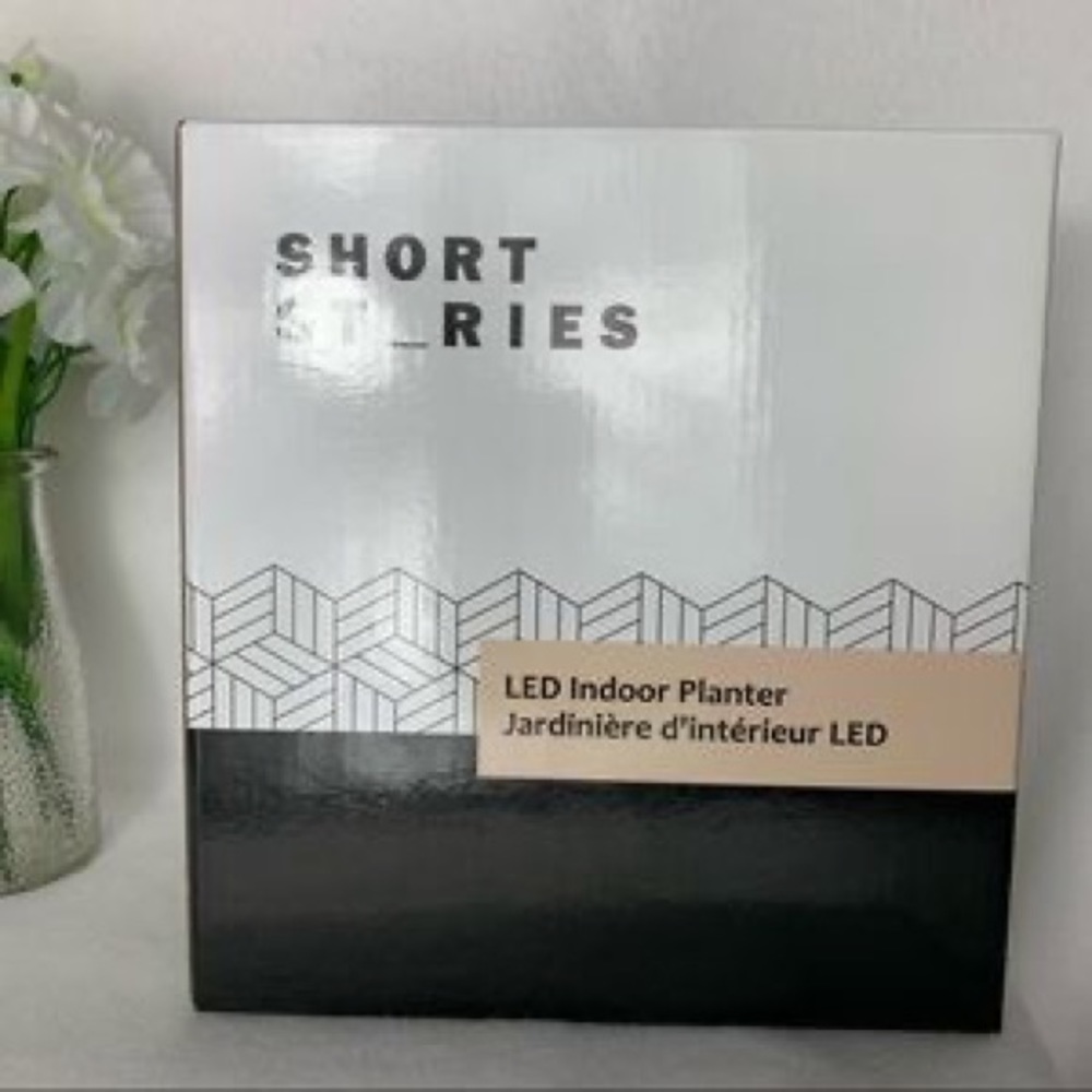 NIB Short stories LED indoor planter